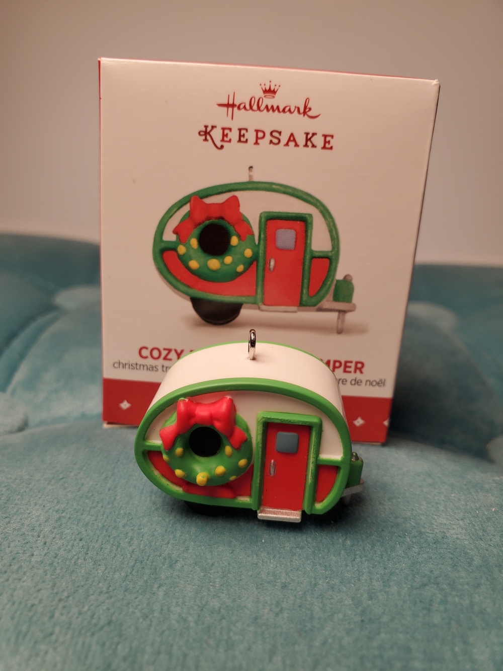 Hallmark Keepsake Cozy Birdhouse Camper Miniature Ornament 2015 QXM8517
